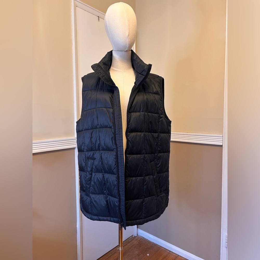 GAP Black Quilted Puffer Vest